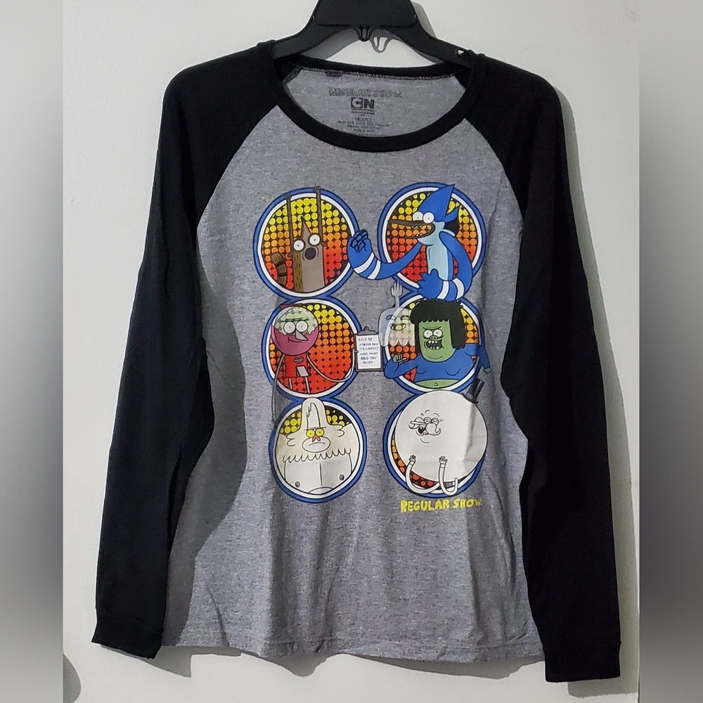 Cartoon Network, boys "Regular Show" graphic tee. In Very Good condition.